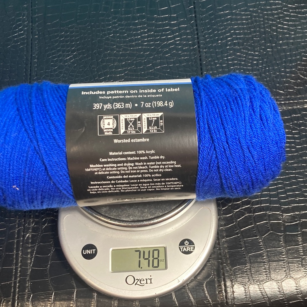 3 NWT (1191 yards total) Mainstays 100% Acrylic Vibrant Blue Yarn Medium Worsted - Picture 5 of 6